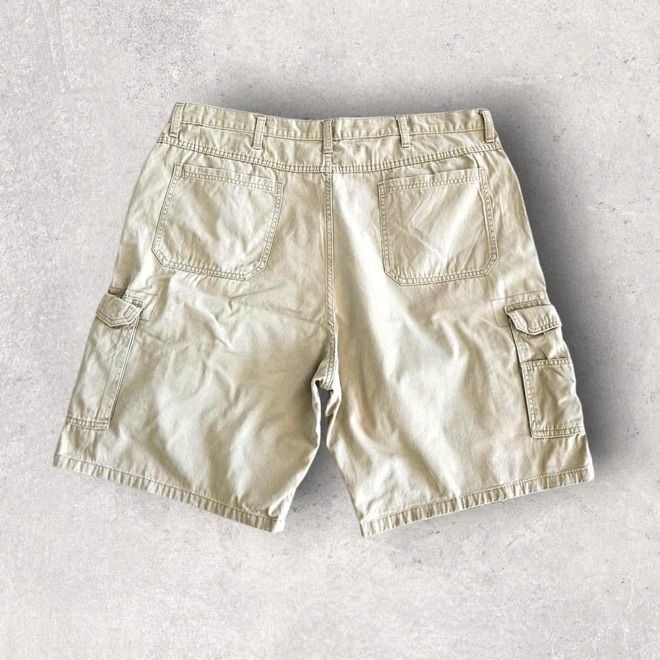 Wrangler Cream Cargo Shorts - W44Cargo ShortsLizard Vintage Clothes
