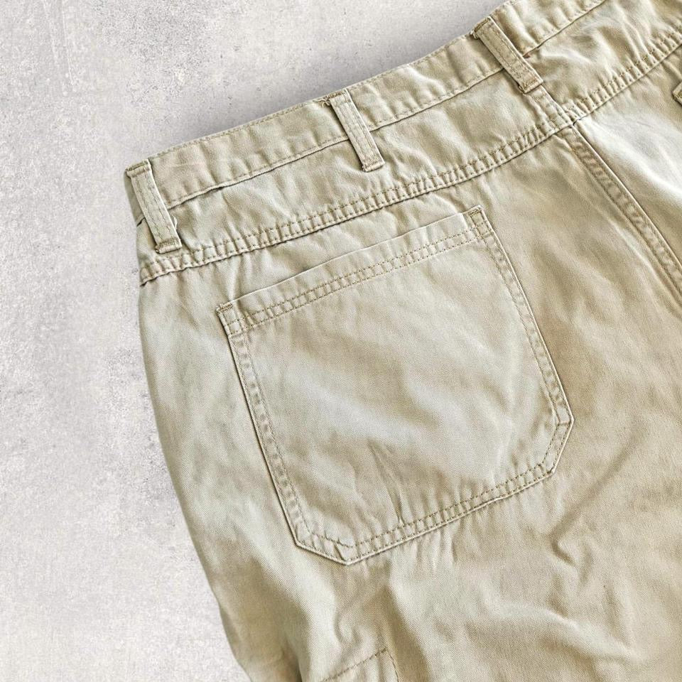Wrangler Cream Cargo Shorts - W44Cargo ShortsLizard Vintage Clothes