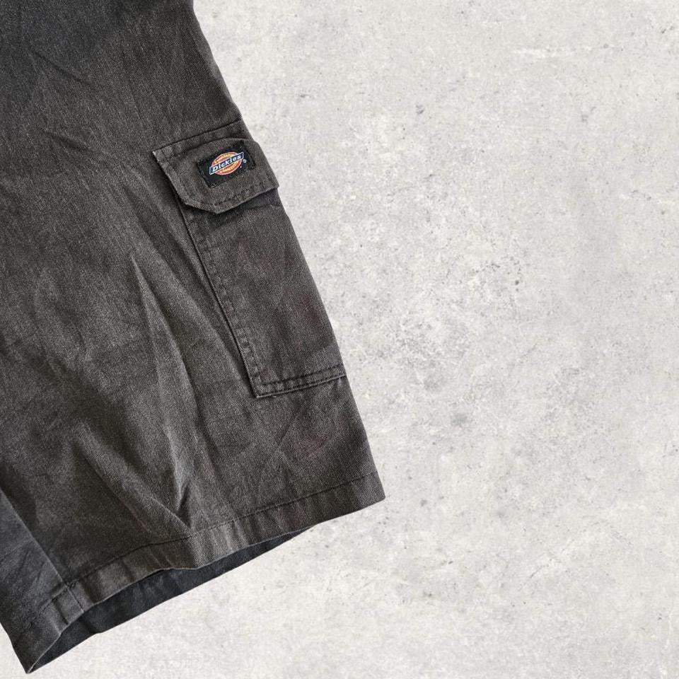 Dickies Black Cargo Shorts - W34Cargo ShortsLizard Vintage Clothes