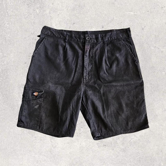 Dickies Black Cargo Shorts - W38Cargo ShortsLizard Vintage Clothes