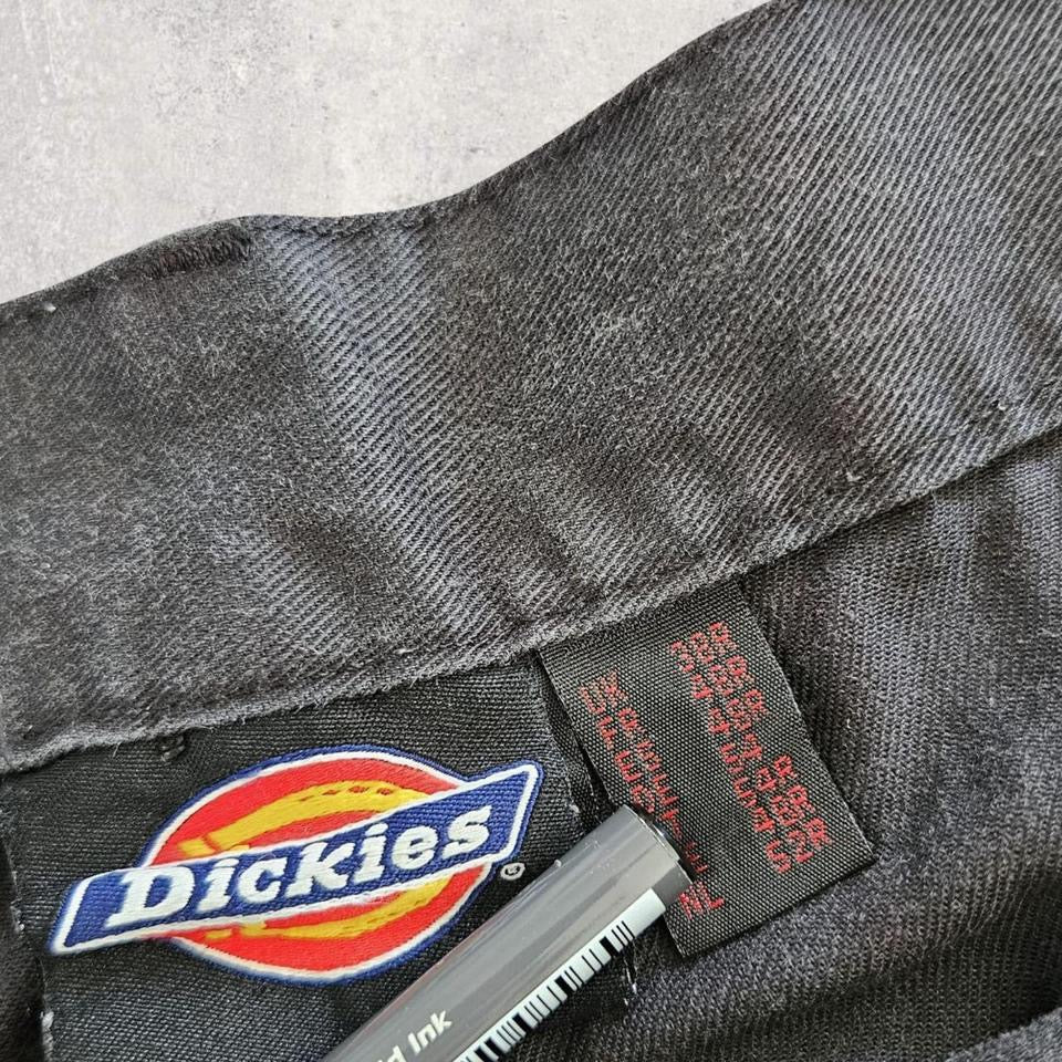 Dickies Black Cargo Shorts - W38Cargo ShortsLizard Vintage Clothes