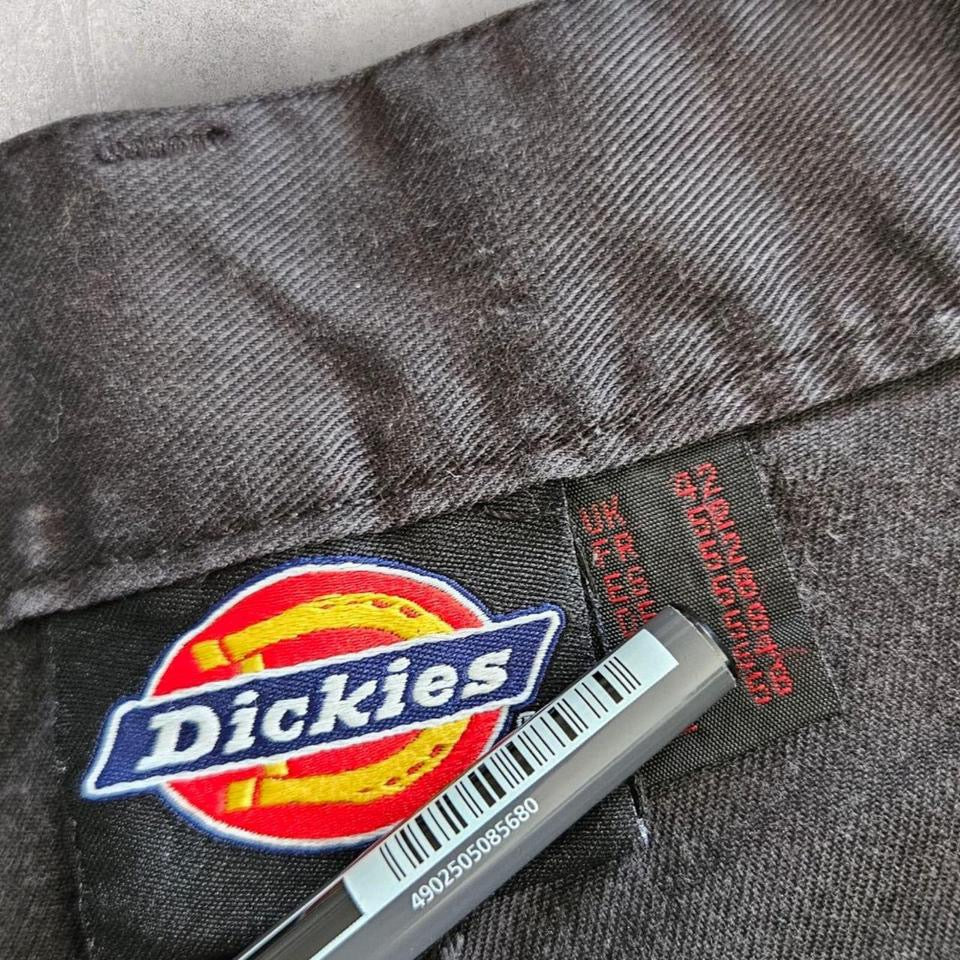 Dickies Black Cargo shorts - W42Lizard Vintage ClothesCargo Shorts