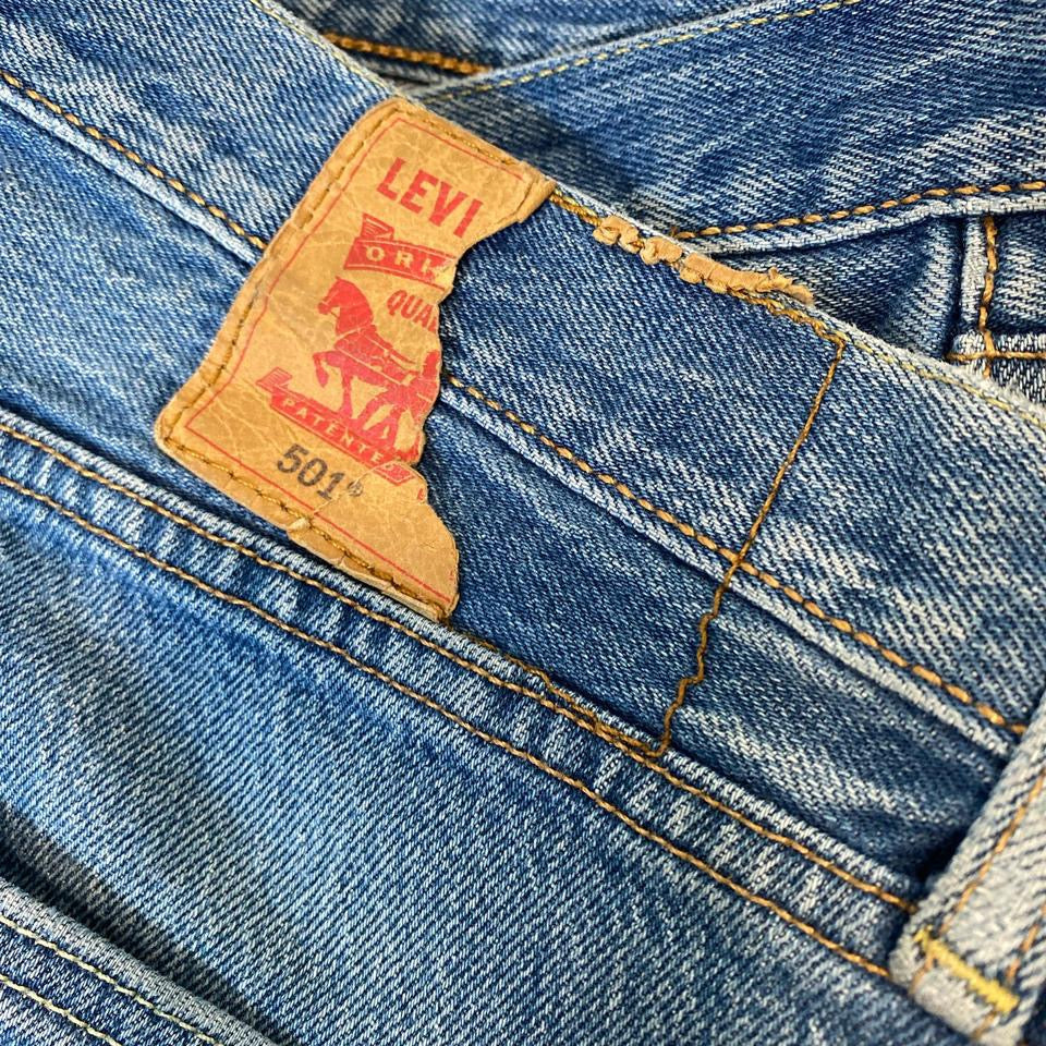 Levi’s 501 Blue JeansLizard Vintage ClothesJeans