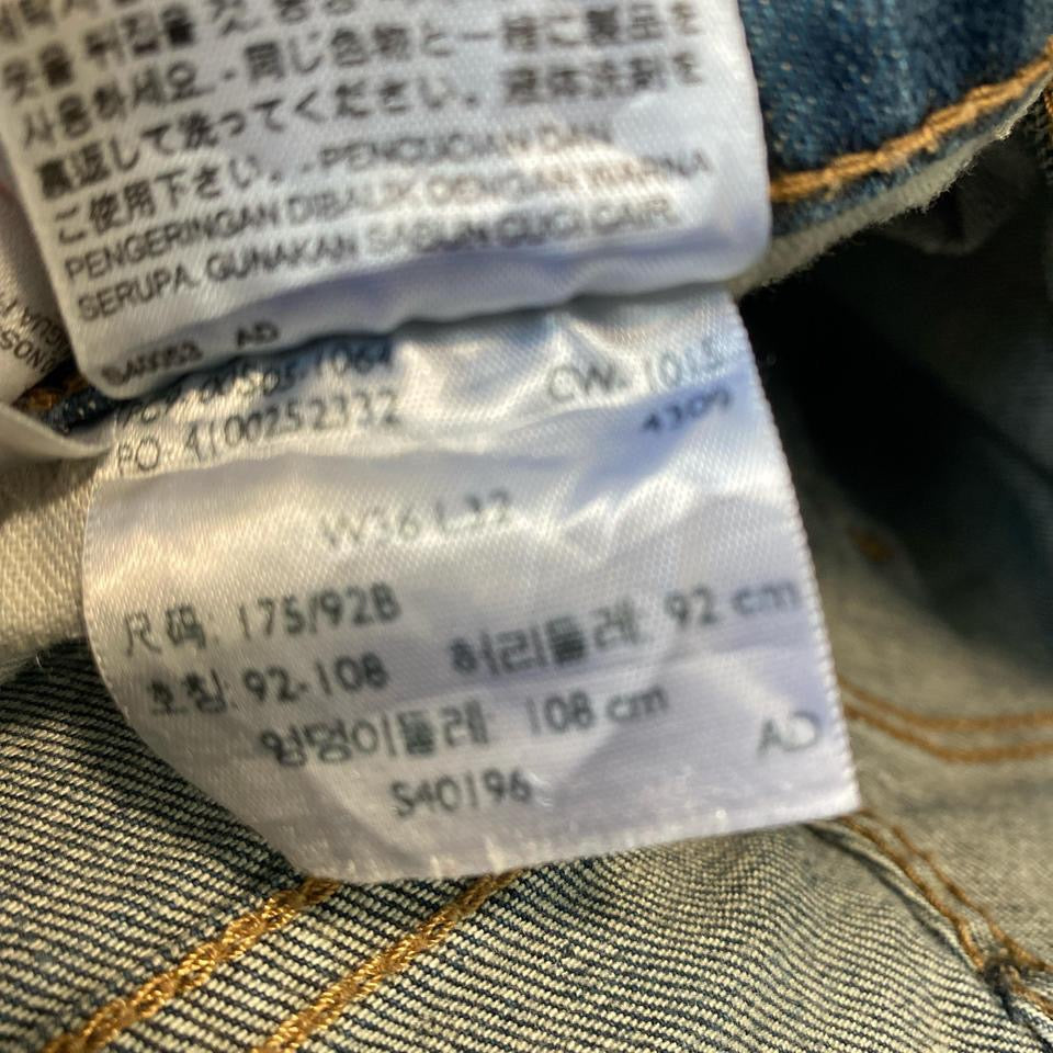 Levis Navy Jeans 36x32JeansLizard Vintage Clothes