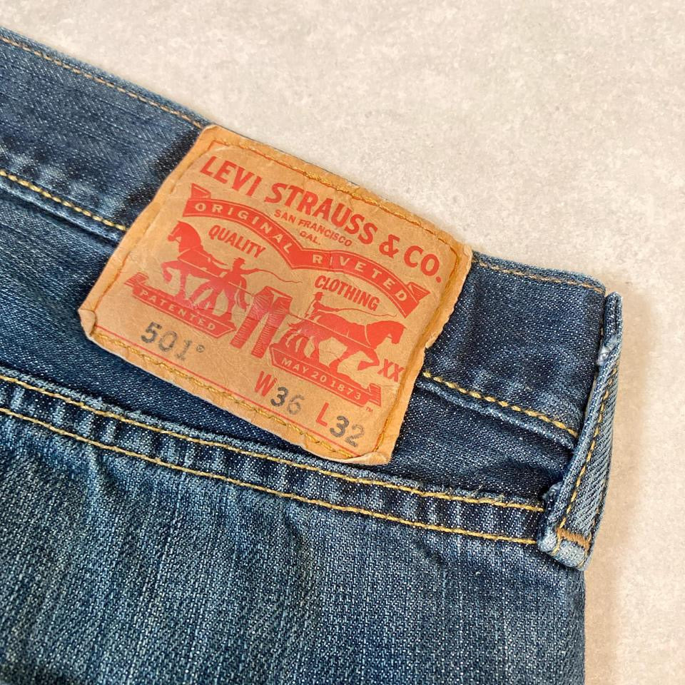 Levis navy jeans - 36x32JeansLizard Vintage Clothes