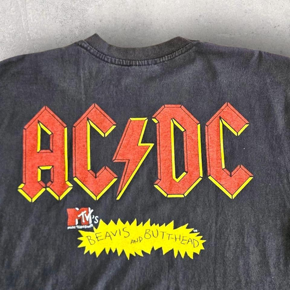 Beavis and ButtHead AC/DC T-shirt XL חולצת וינטאג ביוויס ובאטהד עם הדפס AC/DC במידה XL