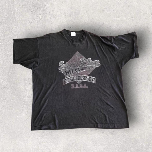 Vintage Fruit of the Loom Black Graphic Tee XXL חולצת פרוט אוף דה לום שחורה וינטאג במידה XXL