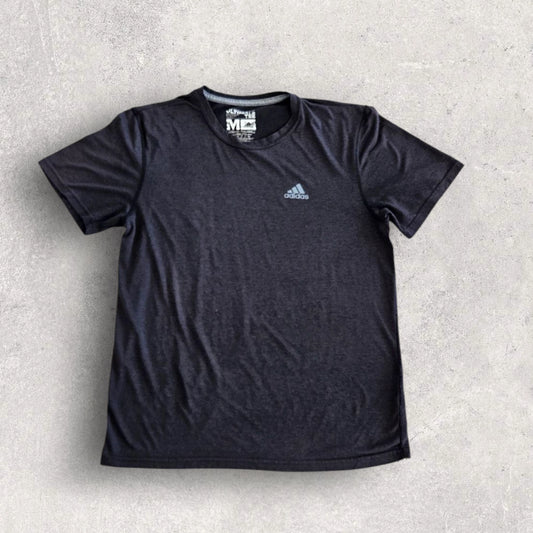 Adidas sports Black Logo Tshirt - M - חולצה שחורה ממותגת