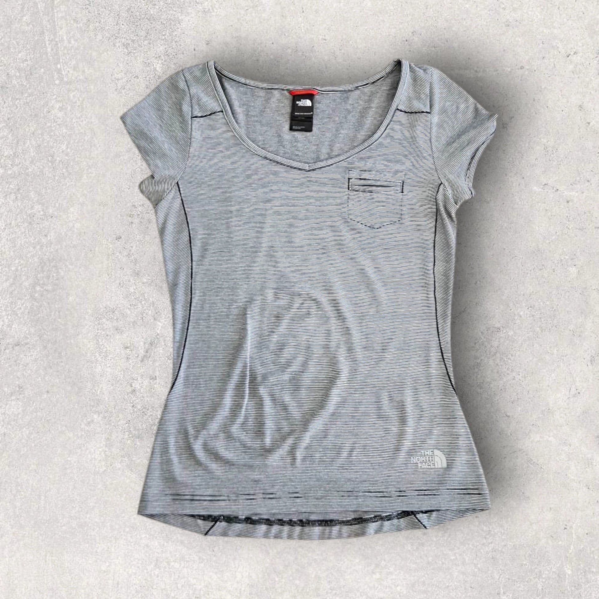 The North Face Womans Tshirt - S חולצת נשים נורת פייס מידה S יד שנייה וינטג'
