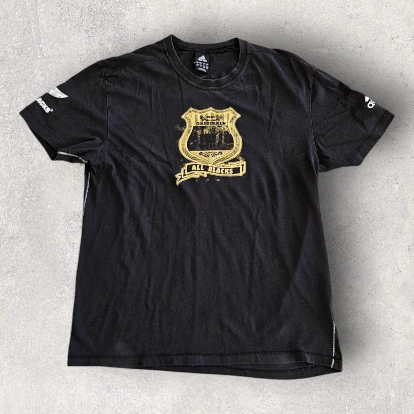 Adidad Black Logo Tshirt - XL חולצת טי שחורה אדידס יד שנייה וינטג'