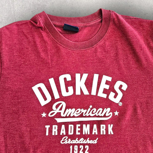 Dickies Red Logo Tshirt - L חולצת טי אדומה דיקיז יד שנייה וינטג'