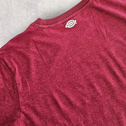 Dickies Red Logo Tshirt - L חולצת טי אדומה דיקיז יד שנייה וינטג'